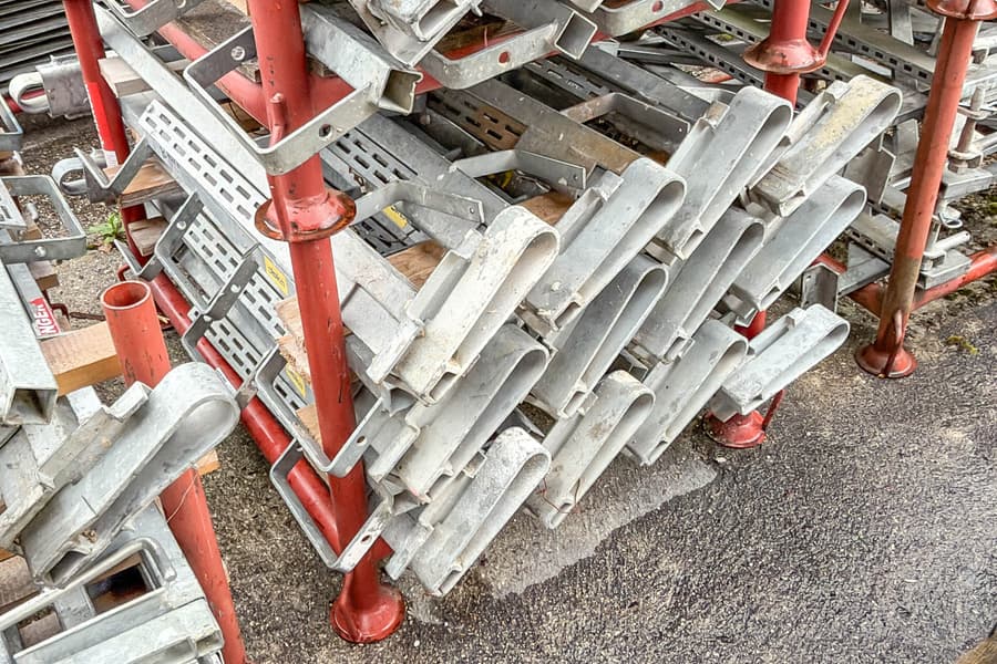 Transportrahmen mit 12 Geländerstützen